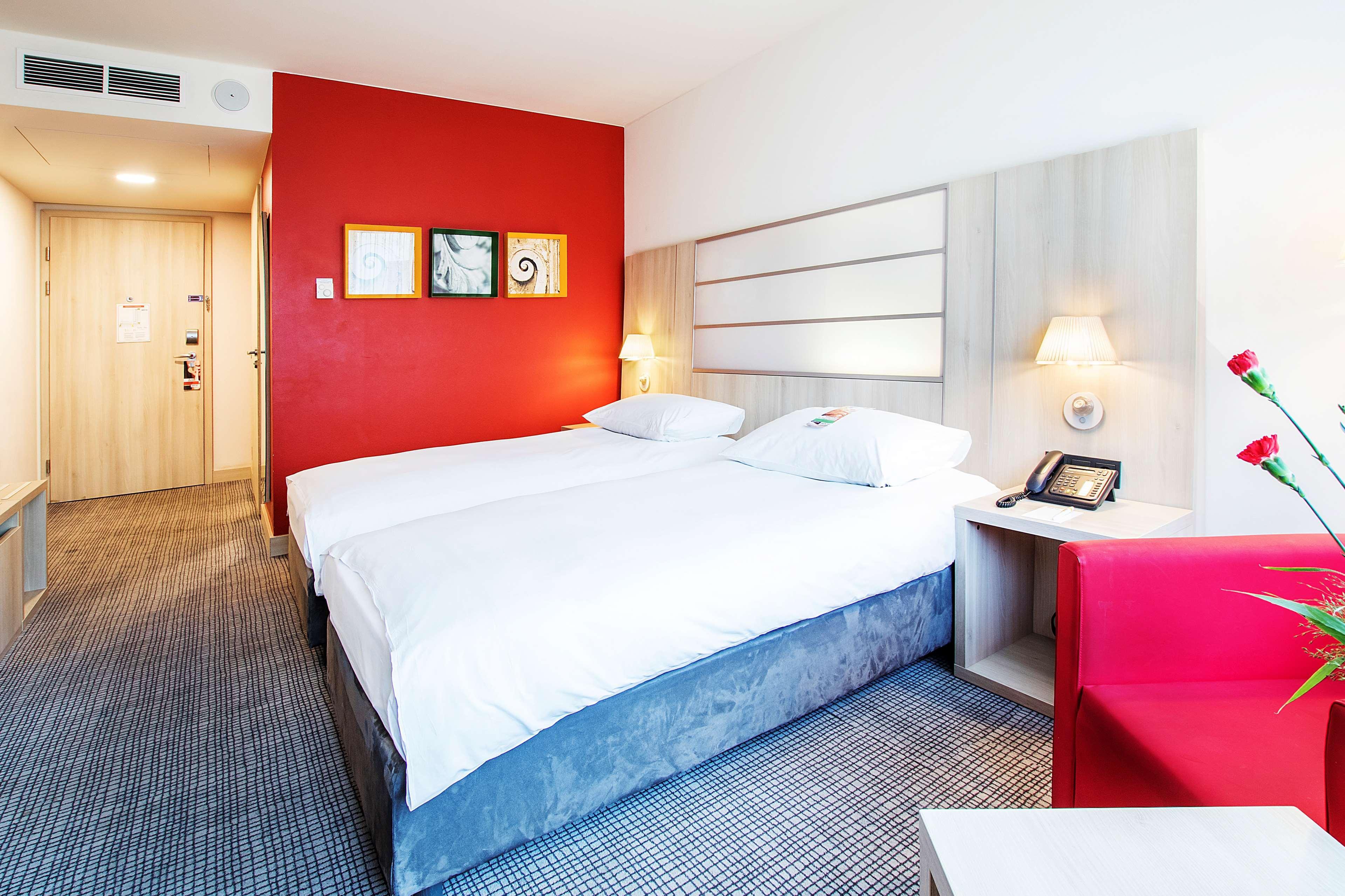 Park Inn By Radisson Cracovia Esterno foto