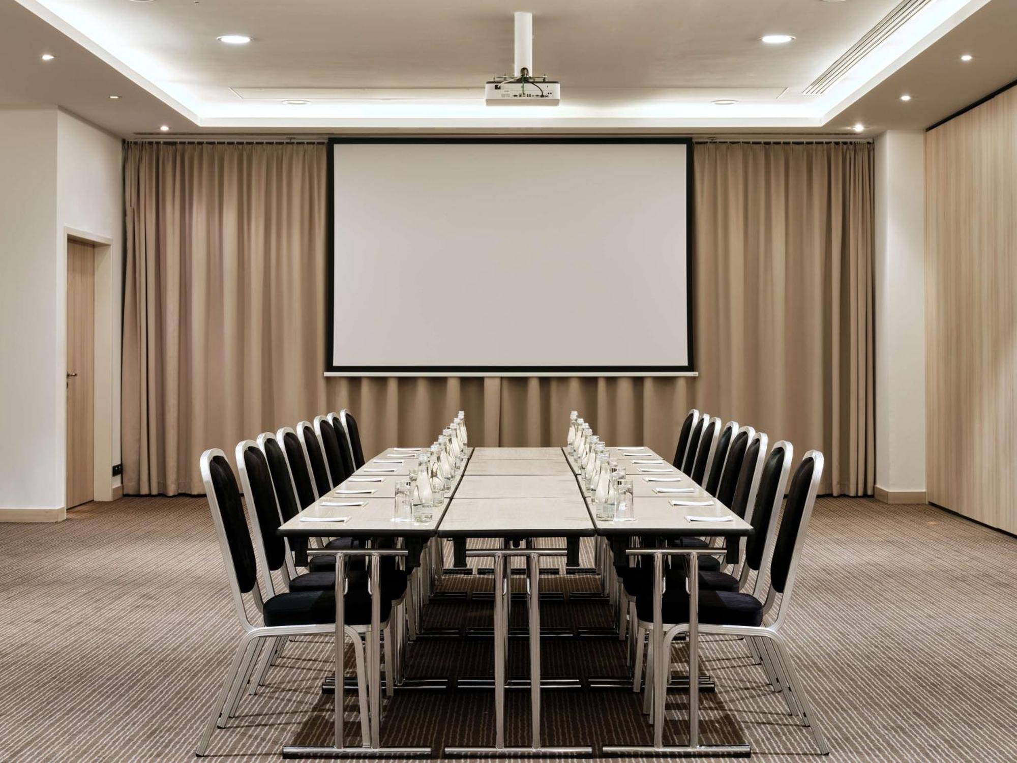 Park Inn By Radisson Cracovia Esterno foto
