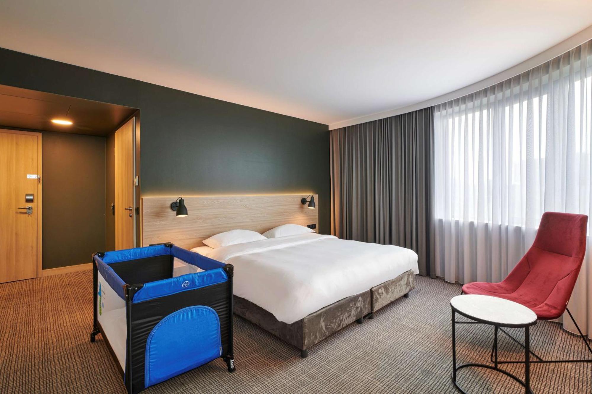 Park Inn By Radisson Cracovia Esterno foto