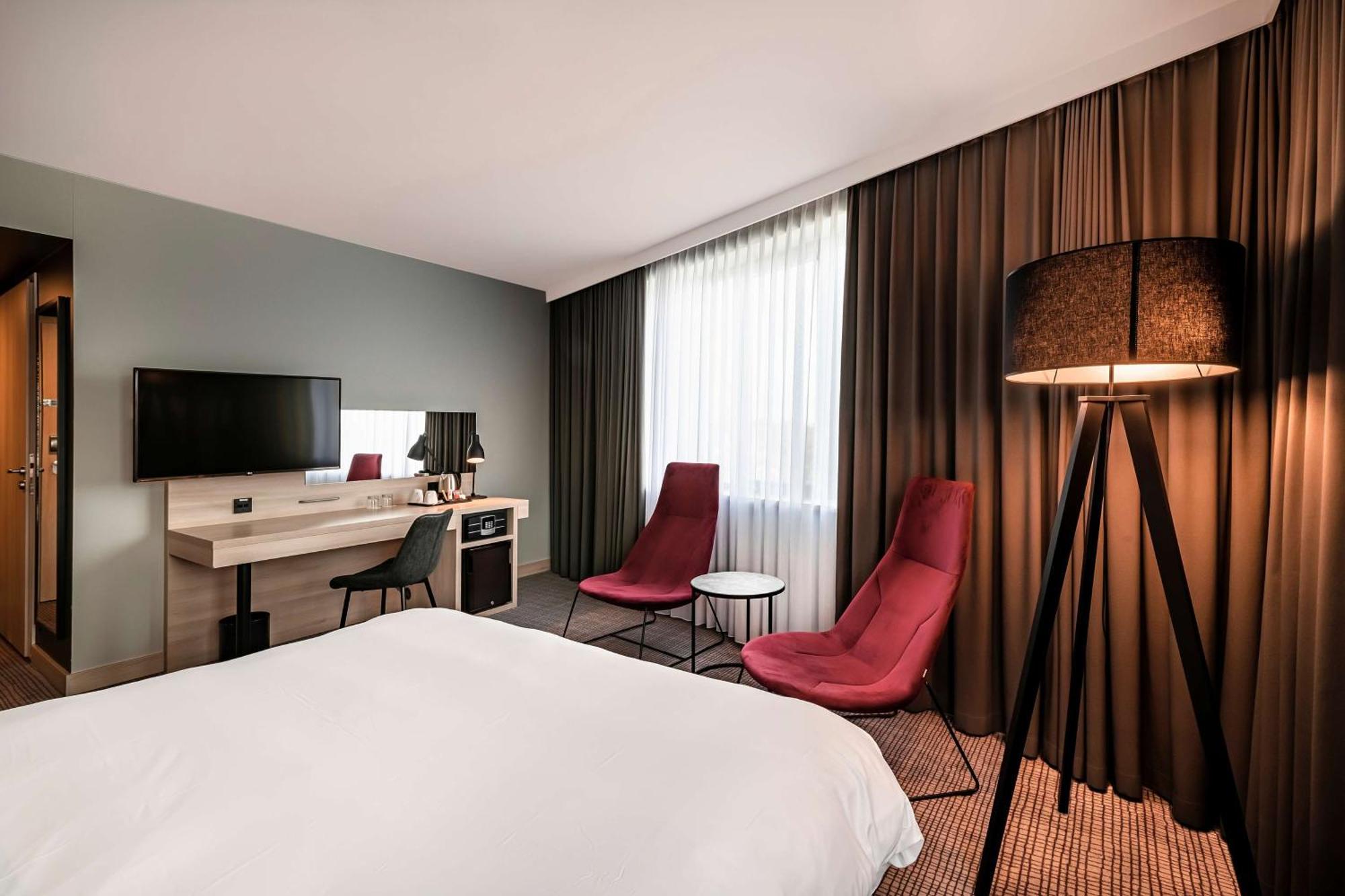 Park Inn By Radisson Cracovia Esterno foto
